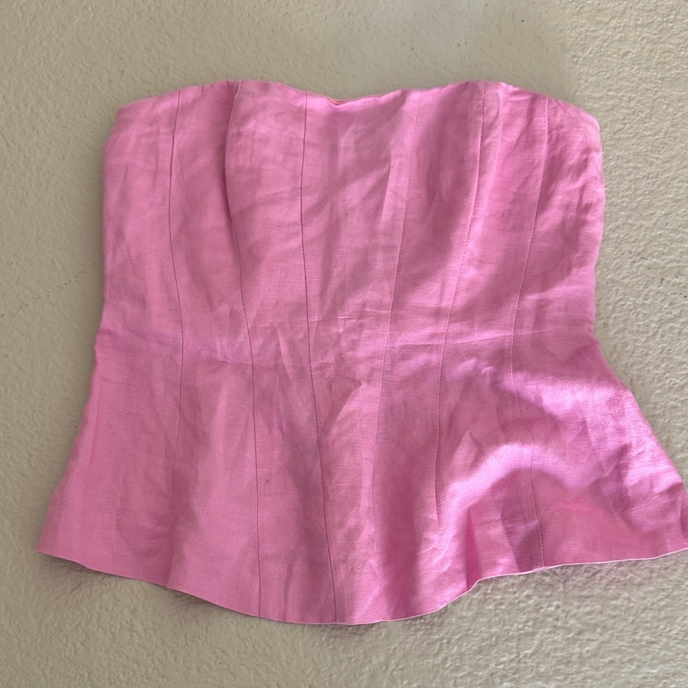 Lorena Top in Bubble Gum Pink
L'ACADEMIE